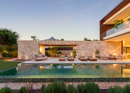 LUXURY CONTEMPORARY VILLA IN MARBELLA GOLDEN MILE