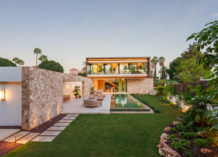 LUXURY CONTEMPORARY VILLA IN MARBELLA GOLDEN MILE