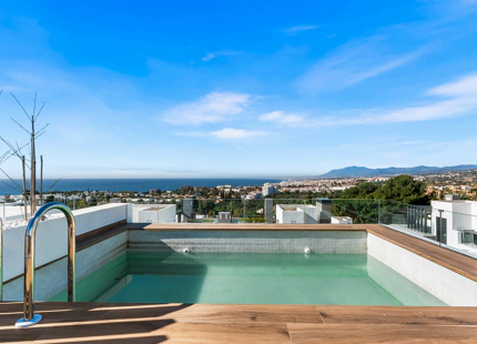 CONTEMPORARY SEA VIEW VILLA IN RIO REAL