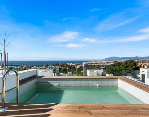 CONTEMPORARY SEA VIEW VILLA IN RIO REAL