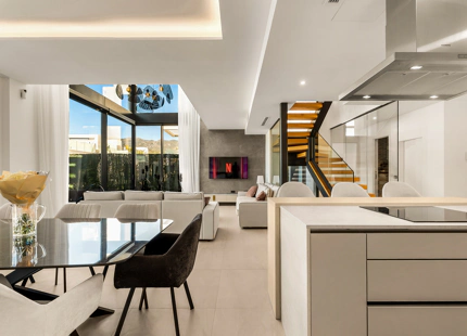 CONTEMPORARY SEA VIEW VILLA IN RIO REAL
