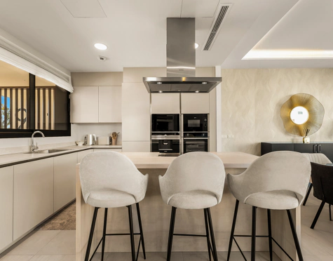 CONTEMPORARY SEA VIEW VILLA IN RIO REAL