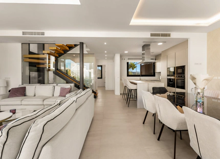 CONTEMPORARY SEA VIEW VILLA IN RIO REAL
