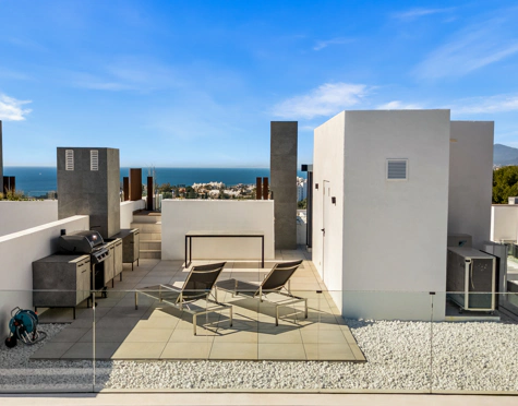 CONTEMPORARY SEA VIEW VILLA IN RIO REAL