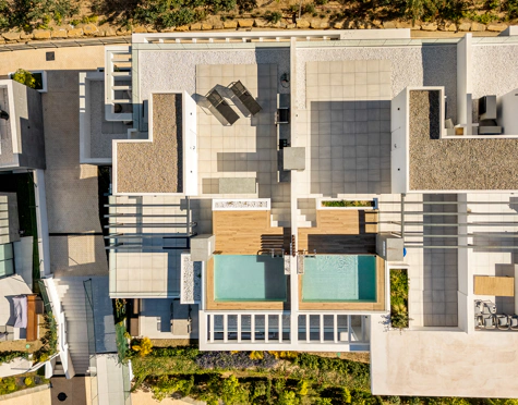 CONTEMPORARY SEA VIEW VILLA IN RIO REAL