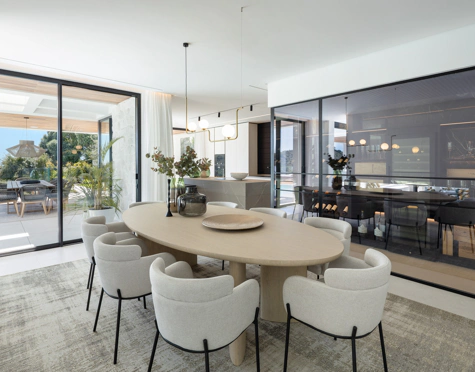 CONTEMPORARY SEA VIEW VILLA IN LA QUINTA
