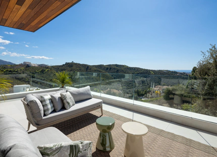 CONTEMPORARY SEA VIEW VILLA IN LA QUINTA