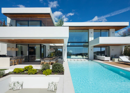 CONTEMPORARY SEA VIEW VILLA IN LA QUINTA