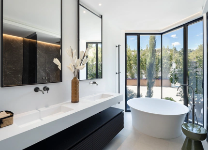 CONTEMPORARY SEA VIEW VILLA IN LA QUINTA