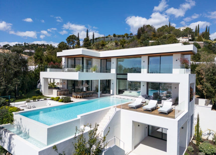 CONTEMPORARY SEA VIEW VILLA IN LA QUINTA