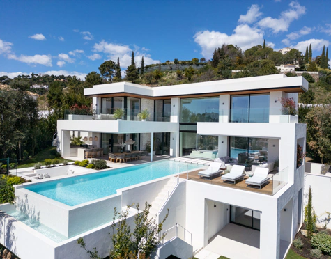 CONTEMPORARY SEA VIEW VILLA IN LA QUINTA
