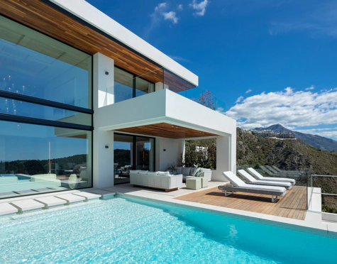 CONTEMPORARY SEA VIEW VILLA IN LA QUINTA