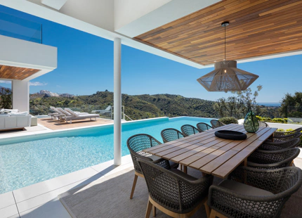 CONTEMPORARY SEA VIEW VILLA IN LA QUINTA