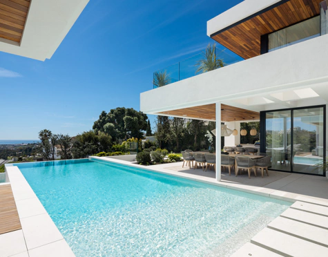 CONTEMPORARY SEA VIEW VILLA IN LA QUINTA