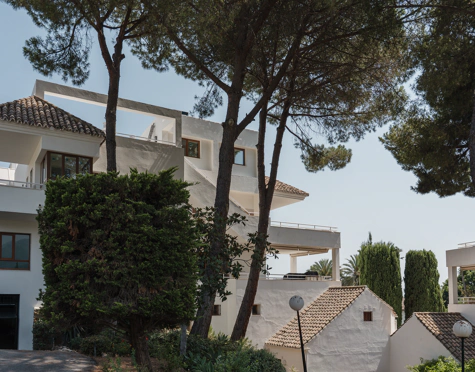 CONTEMPORARY GROUND FLOOR DUPLEX IN NUEVA ANDALUCÍA