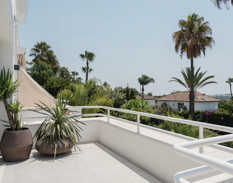 CONTEMPORARY GROUND FLOOR DUPLEX IN NUEVA ANDALUCÍA