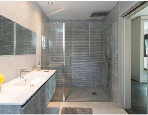 STUNNING LUXURY VILLA WITH VERSATILE LOWER FLOOR IN NUEVA ANDALUCÍA