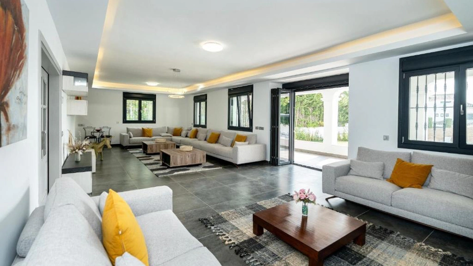 Villa for sale in Nueva Andalucia, Marbella