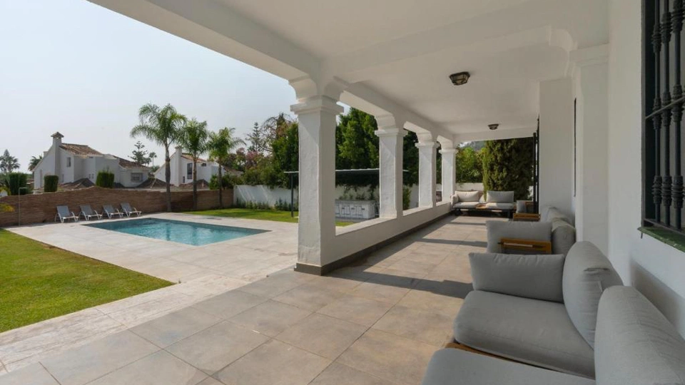 Villa for sale in Nueva Andalucia, Marbella