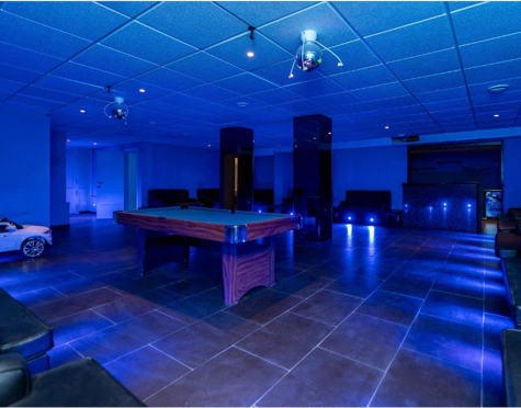 STUNNING LUXURY VILLA WITH VERSATILE LOWER FLOOR IN NUEVA ANDALUCÍA