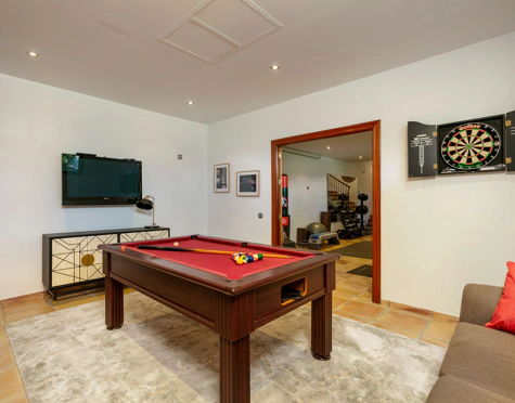 CHARMING LUXURY VILLA WITH INCREDIBLE PANORAMIC VIEWS IN BENAHAVÍS