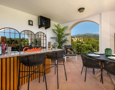 CHARMING LUXURY VILLA WITH INCREDIBLE PANORAMIC VIEWS IN BENAHAVÍS