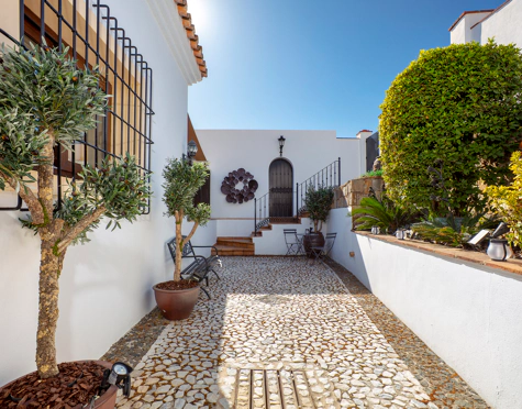 CHARMING LUXURY VILLA WITH INCREDIBLE PANORAMIC VIEWS IN BENAHAVÍS