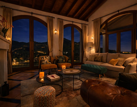 CHARMING LUXURY VILLA WITH INCREDIBLE PANORAMIC VIEWS IN BENAHAVÍS
