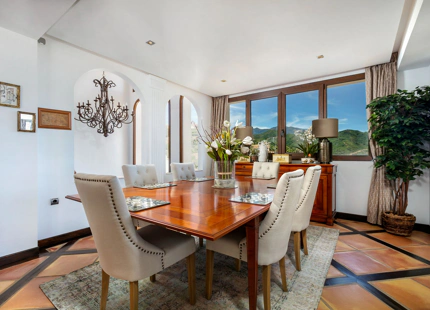 CHARMING LUXURY VILLA WITH INCREDIBLE PANORAMIC VIEWS IN BENAHAVÍS