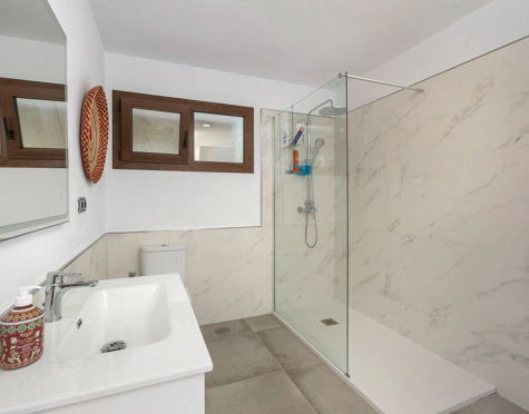 CHARMING LUXURY VILLA WITH INCREDIBLE PANORAMIC VIEWS IN BENAHAVÍS