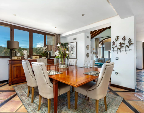CHARMING LUXURY VILLA WITH INCREDIBLE PANORAMIC VIEWS IN BENAHAVÍS