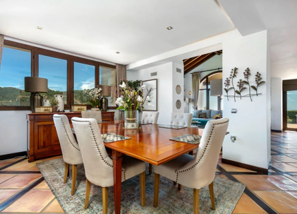 CHARMING LUXURY VILLA WITH INCREDIBLE PANORAMIC VIEWS IN BENAHAVÍS
