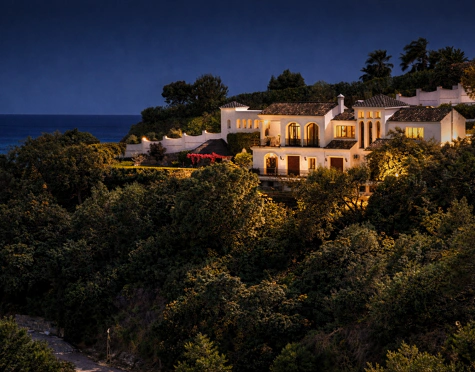CHARMING LUXURY VILLA WITH INCREDIBLE PANORAMIC VIEWS IN BENAHAVÍS