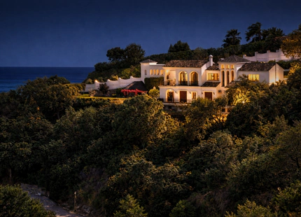 CHARMING LUXURY VILLA WITH INCREDIBLE PANORAMIC VIEWS IN BENAHAVÍS