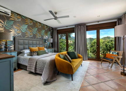 CHARMING LUXURY VILLA WITH INCREDIBLE PANORAMIC VIEWS IN BENAHAVÍS