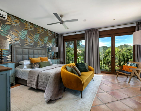 CHARMING LUXURY VILLA WITH INCREDIBLE PANORAMIC VIEWS IN BENAHAVÍS