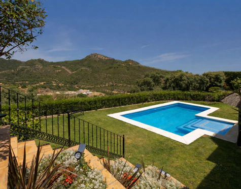 CHARMING LUXURY VILLA WITH INCREDIBLE PANORAMIC VIEWS IN BENAHAVÍS