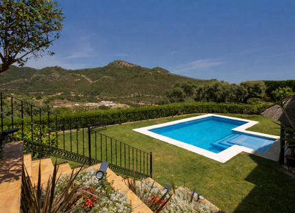 CHARMING LUXURY VILLA WITH INCREDIBLE PANORAMIC VIEWS IN BENAHAVÍS