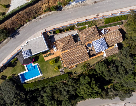 CHARMING LUXURY VILLA WITH INCREDIBLE PANORAMIC VIEWS IN BENAHAVÍS