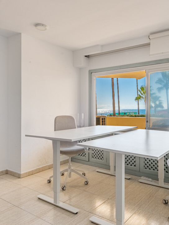 Paseo Marítimo Office