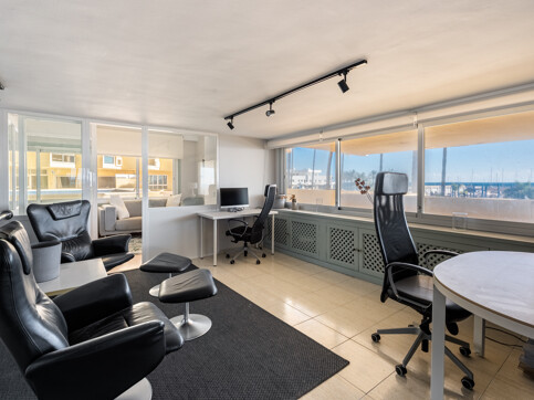 Paseo Marítimo Office