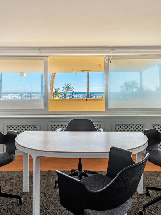 Paseo Marítimo Office
