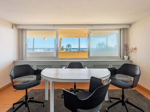 Paseo Marítimo Office