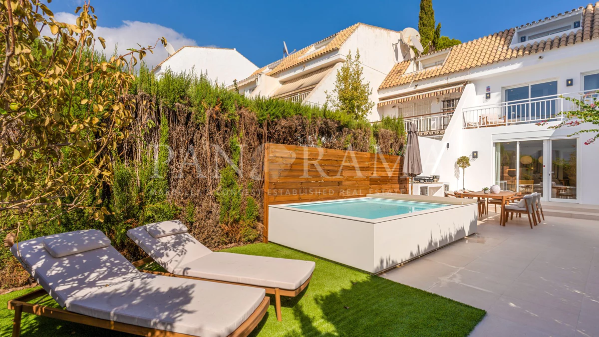 Maisons de ville dans une communauté fermée à vendre à Marbella