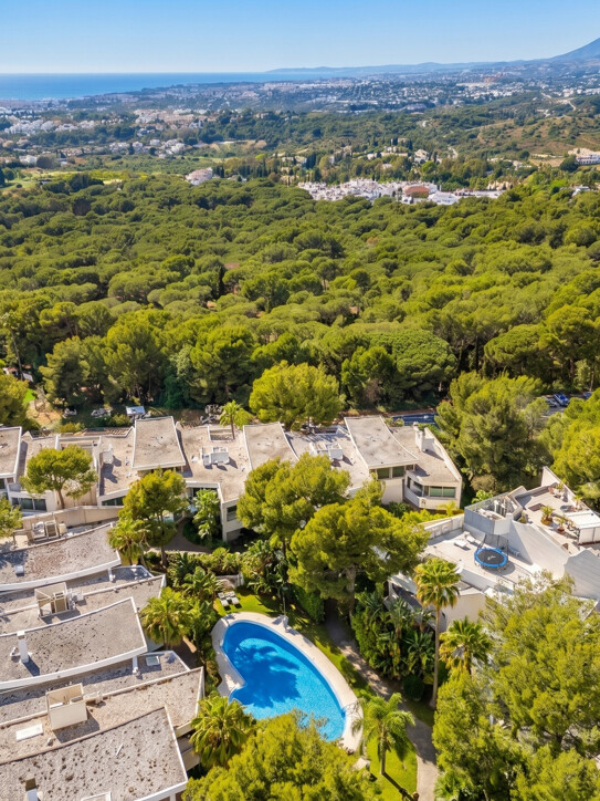 Semi Detached Villa in Marbella Golden Mile