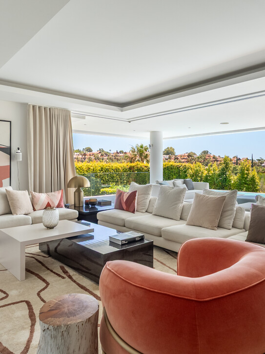 Villa in Estepona East