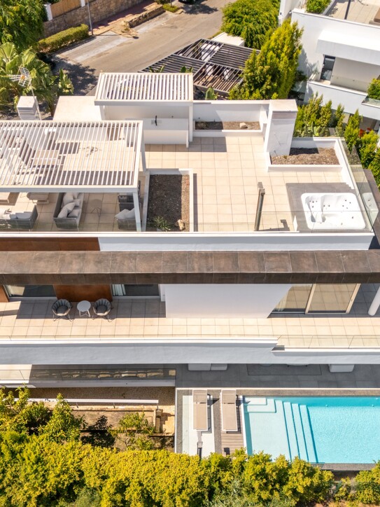 Villa in Estepona East