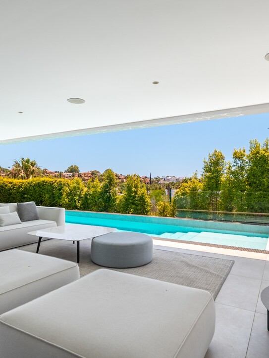 Villa in Estepona East