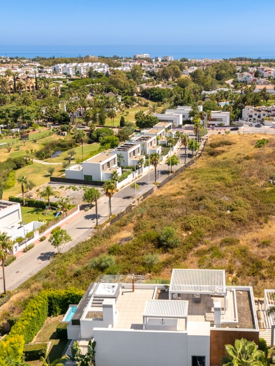 Villa in Estepona East