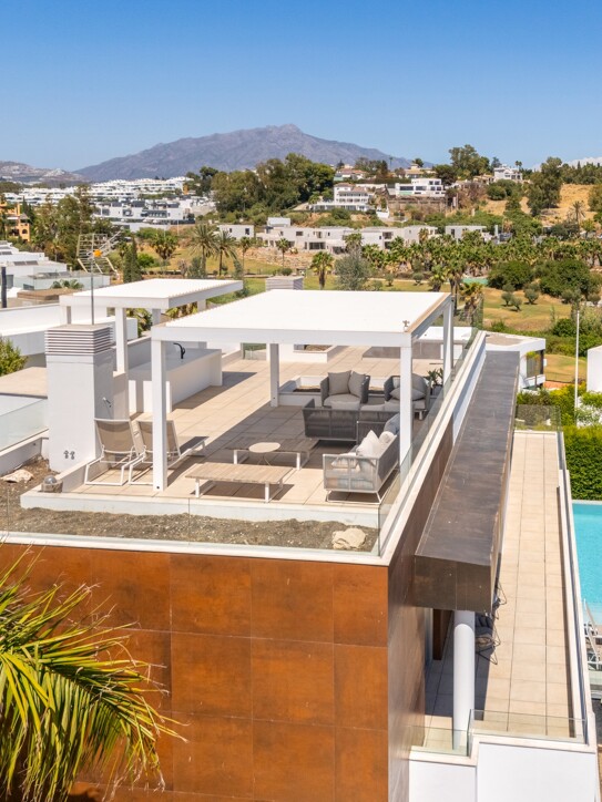 Villa in Estepona East